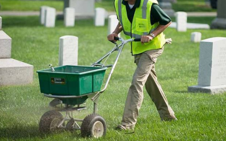 Image - Lime Spreader at the Cemetery